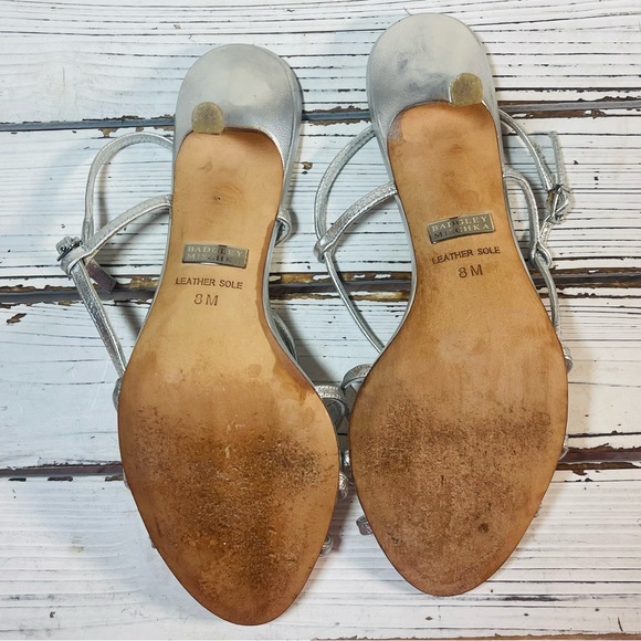 Badgley Mischka Strappy Criss Cross Metallic Silver Leather Kitten Heel Sandals - Picture 13 of 15